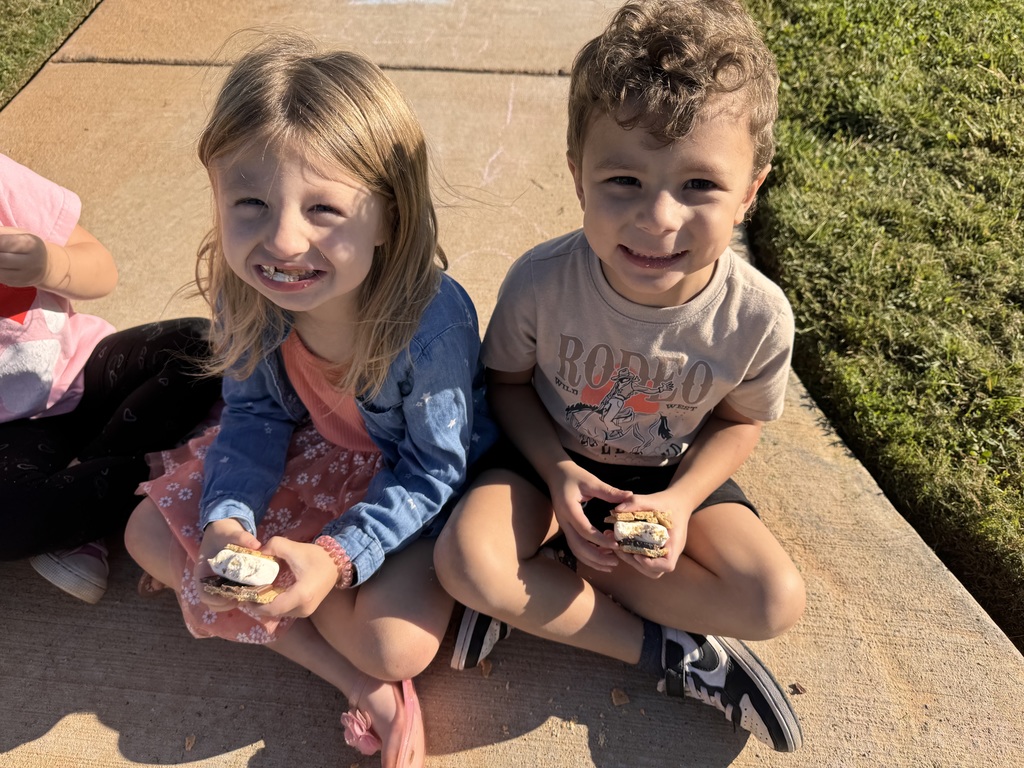 Solar s'mores with Mrs. Olivia!