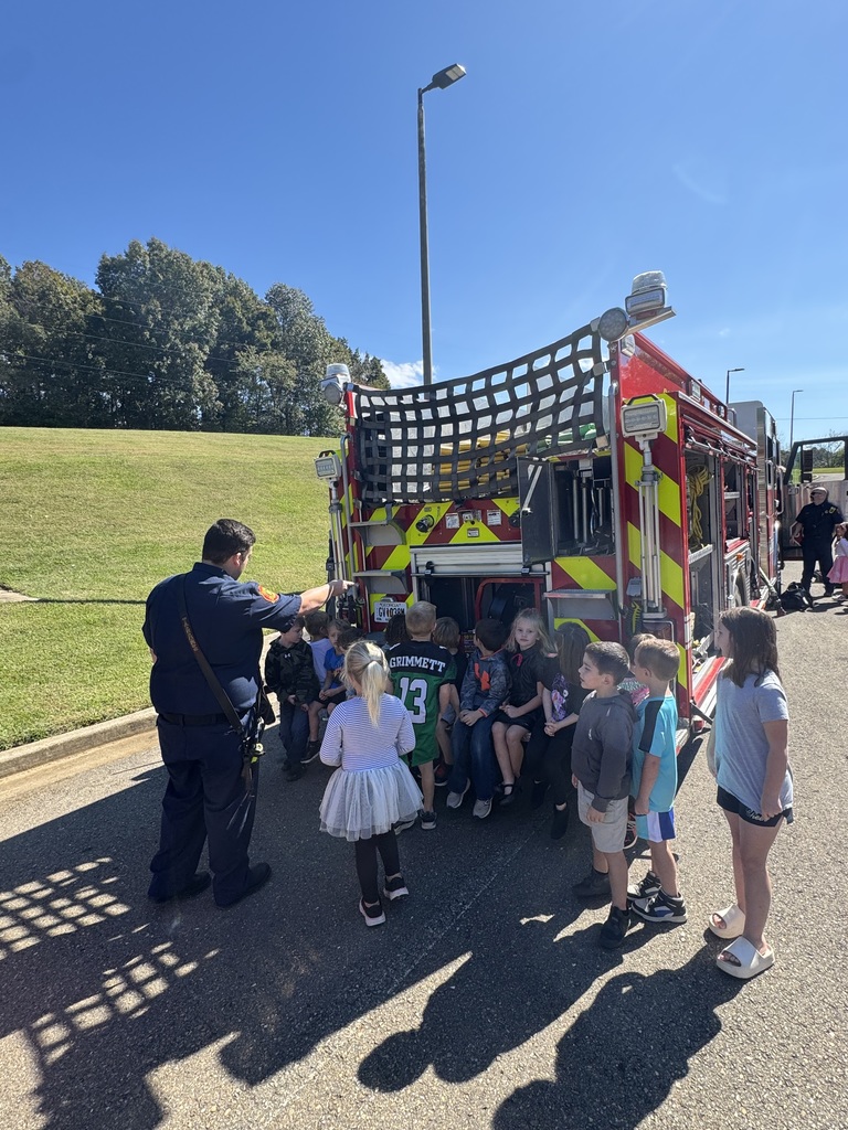 City of Jasper Fire Department visits with kindergarten.