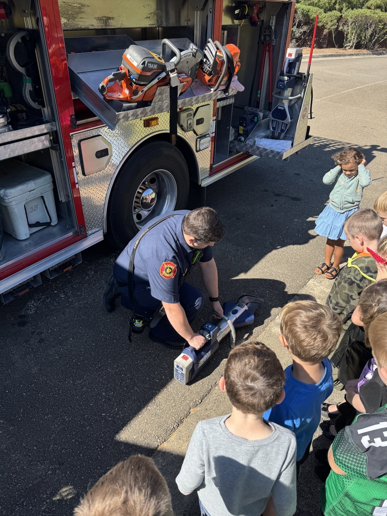 City of Jasper Fire Department visits with kindergarten.