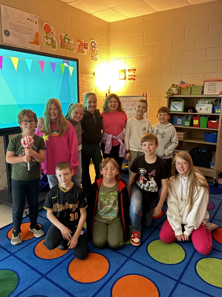 Mrs. Connelly's class: Writing s'more paragraphs, thanking Veterans, and celebrating Unit 3 Reading Log winners!