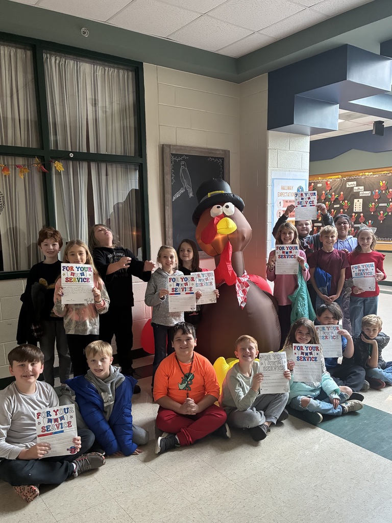 Mrs. Connelly's class: Writing s'more paragraphs, thanking Veterans, and celebrating Unit 3 Reading Log winners!