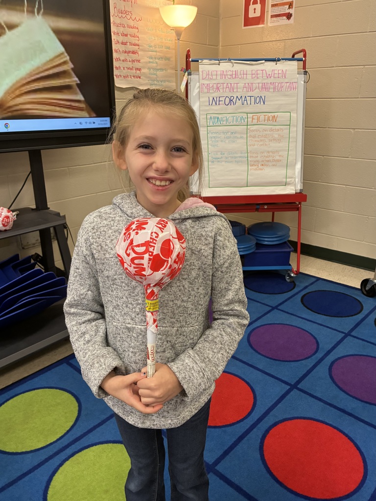 Mrs. Connelly's class: Writing s'more paragraphs, thanking Veterans, and celebrating Unit 3 Reading Log winners!