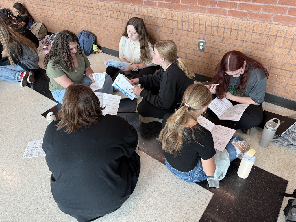 Chorus Students preparing for concert