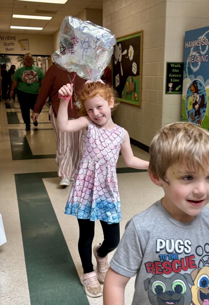 Thanksgiving Balloon Parade with kindergarten.