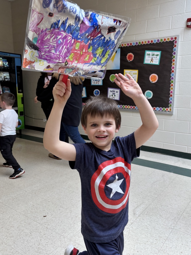 Thanksgiving Balloon Parade with kindergarten.