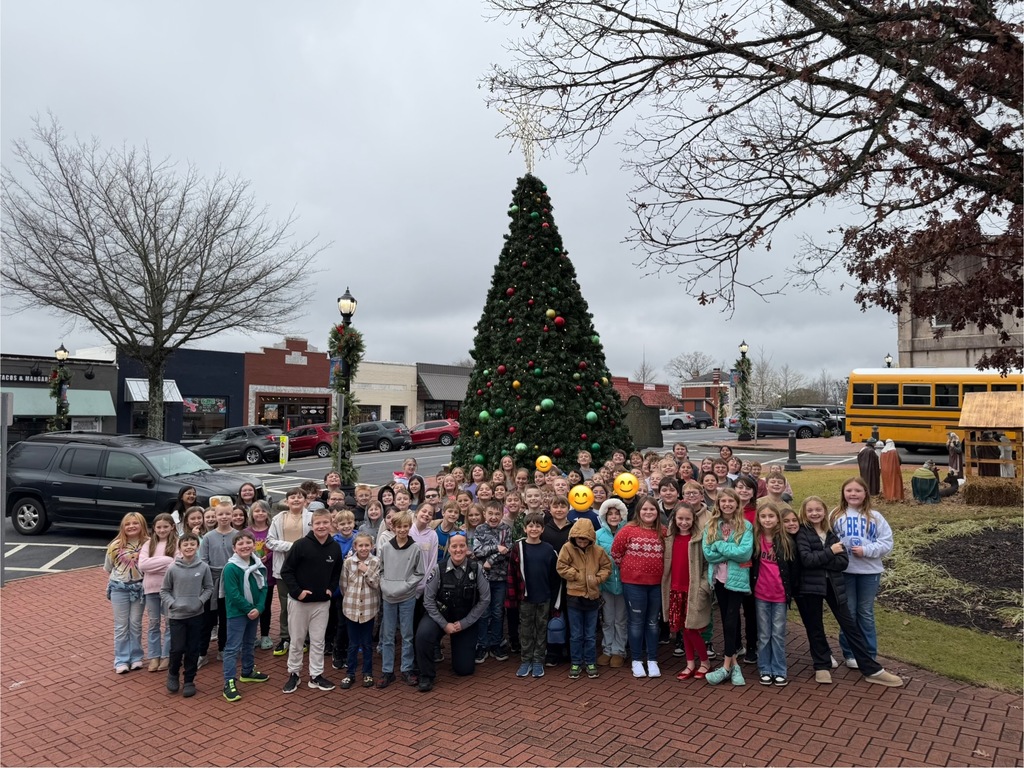 Fourth Grade visiting the Pickens County Court House.