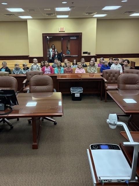 Fourth Grade visiting the Pickens County Court House.