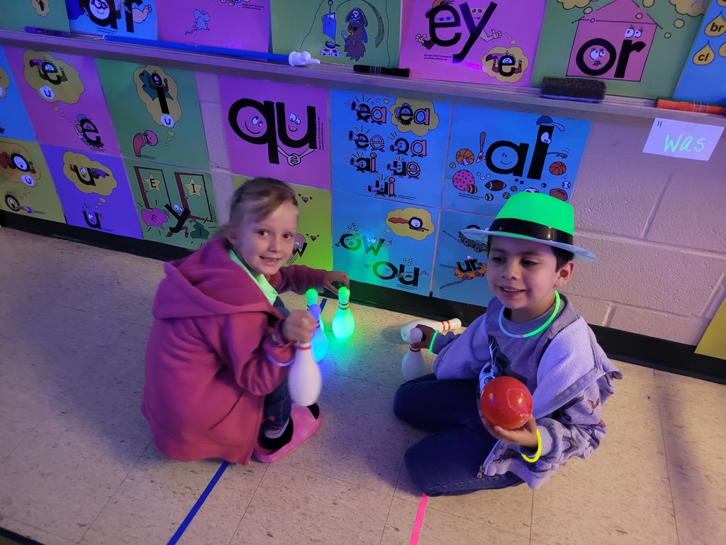 Mrs. Dilbeck’s kindergarten class had a fabulous “G” Day for their A–Z Countdown!