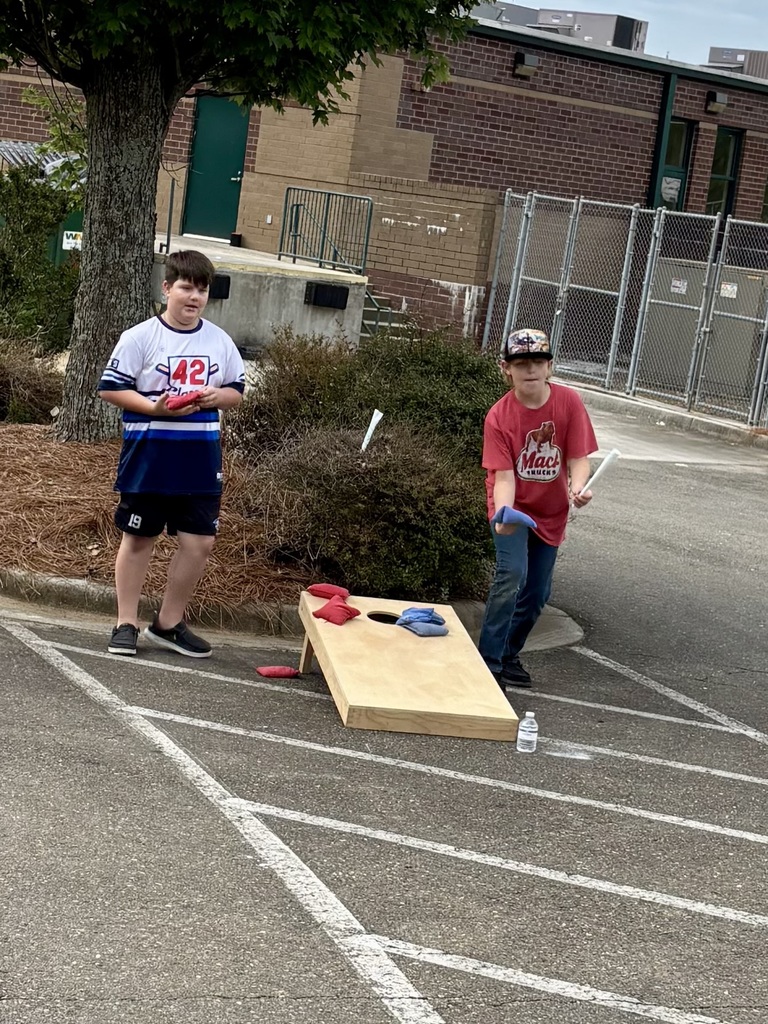 State testing is officially over, and it was time to celebrate our amazing third and fourth graders yesterday and all of their hard work with a good old-fashioned carnival! 