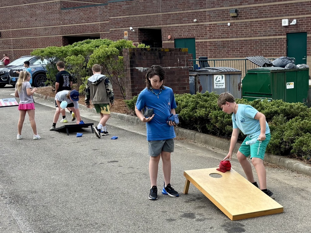 State testing is officially over, and it was time to celebrate our amazing third and fourth graders yesterday and all of their hard work with a good old-fashioned carnival! 