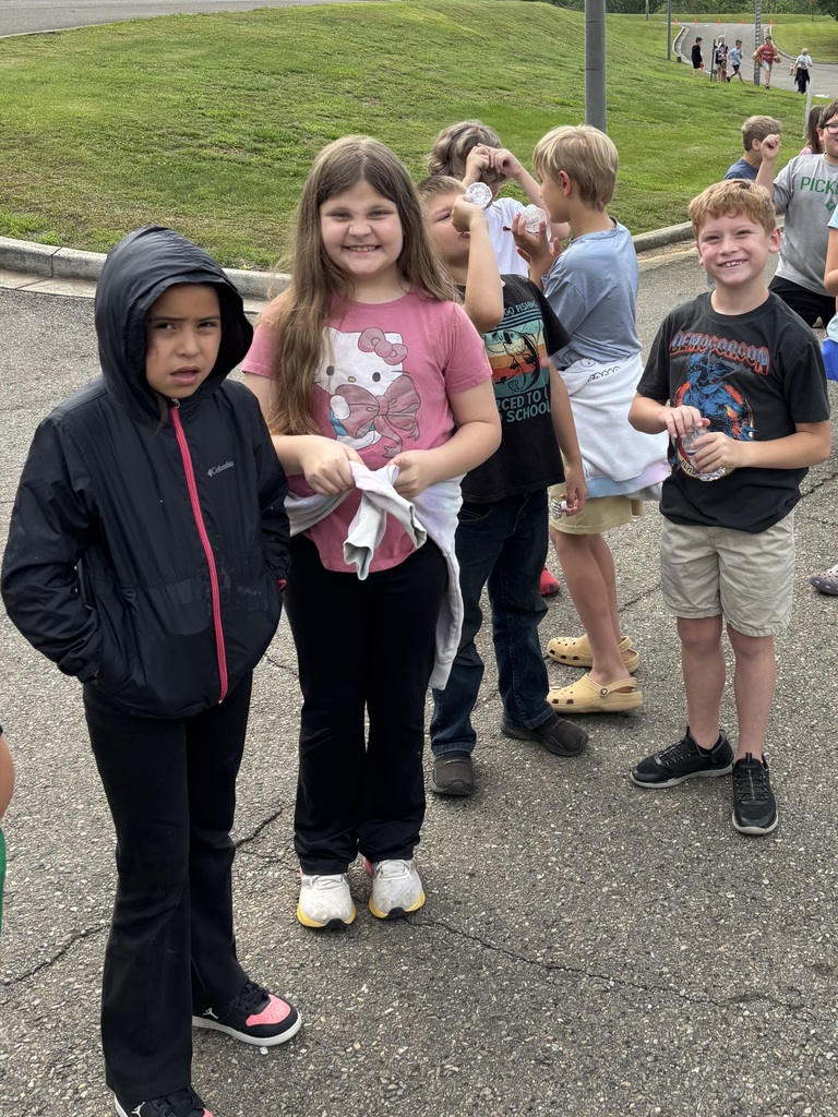 State testing is officially over, and it was time to celebrate our amazing third and fourth graders yesterday and all of their hard work with a good old-fashioned carnival! 
