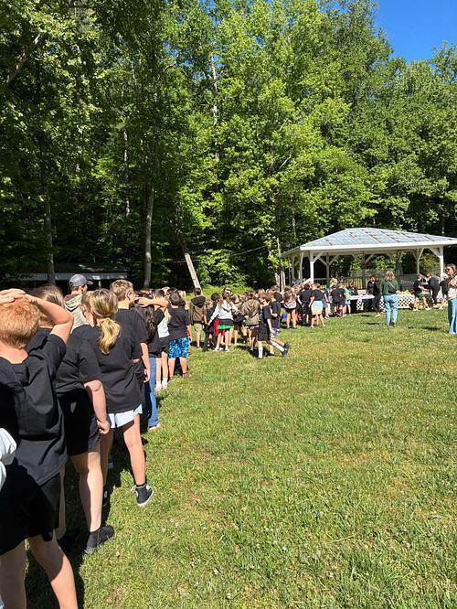 Moving on up to fifth grade! 🎓✨  Our fourth graders visited Jasper Middle School yesterday for a tour and got an exciting glimpse of what’s ahead next year!  A big thank you to Hill City PTO for providing a wonderful picnic lunch for our students at Lee Newton Park.