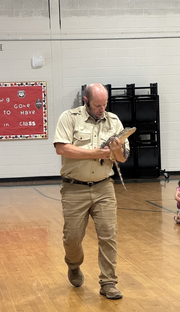A huge thank you to Wildlife Wonders for bringing these amazing animals to Hill City for our final behavior celebration for this school year! 