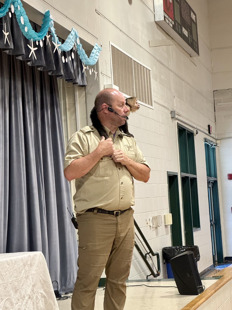 A huge thank you to Wildlife Wonders for bringing these amazing animals to Hill City for our final behavior celebration for this school year! 