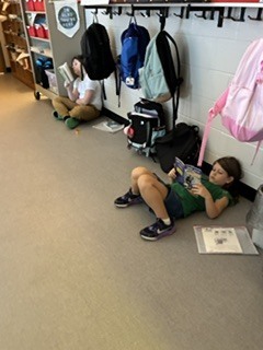 Fourth graders spent the week learning independent reading expectations and how to work in collaborative groups!