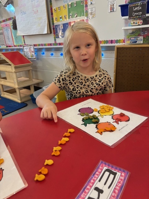 Mrs. Anderson’s Pre-K students had an ocean of fun this week! They sorted, counted, and created patterns using Play-Doh and Goldfish!
