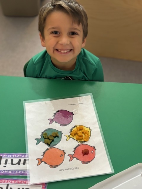 Mrs. Anderson’s Pre-K students had an ocean of fun this week! They sorted, counted, and created patterns using Play-Doh and Goldfish!