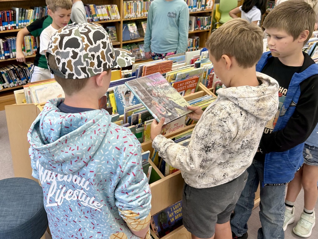 Welcome to the place where “Why?” always looks for answers—the library! After enjoying "The Curious Why" by Angela DiTerlizzi, students in grades 2–4 practiced using shelf markers with the help of their Library Leaders. Four students from each class were chosen as Library Leaders and kindly coached their classmates on this important library skill! Way to lead and learn! #LeaderInMe