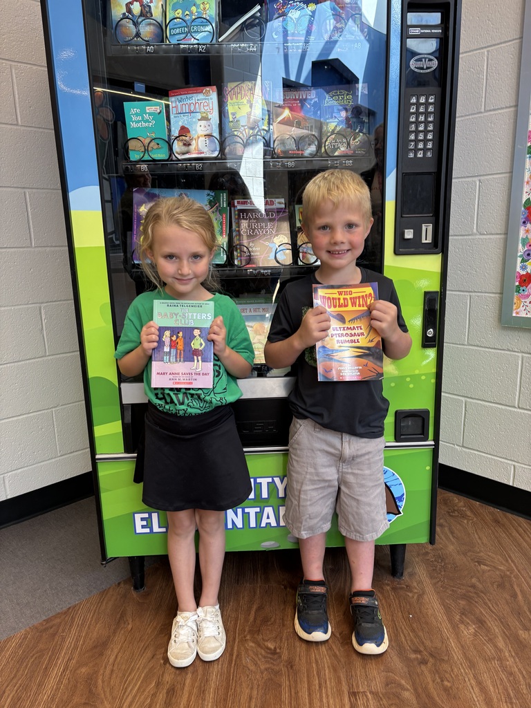 We are cheering for Brooklyn and Jonah! These kindergartners in Ms. Jenkins' class have completed their fluency folders! 