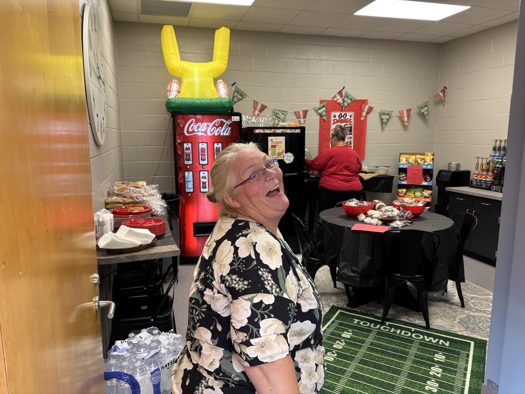 Tail gate style hot dog lunch for the faculty and staff.