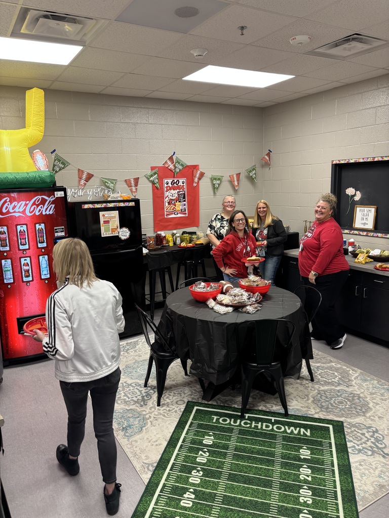 Tail gate style hot dog lunch for the faculty and staff.