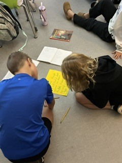 This week, students in Mrs. Connelly’s ELA class teamed up in grammar groups to spot subject-verb agreement and pronouns! 