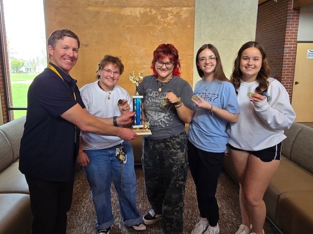 First place, l-r Curry, Ava Slechta, Kayla Albright, Maddelyn Larson, Emma Matulka 