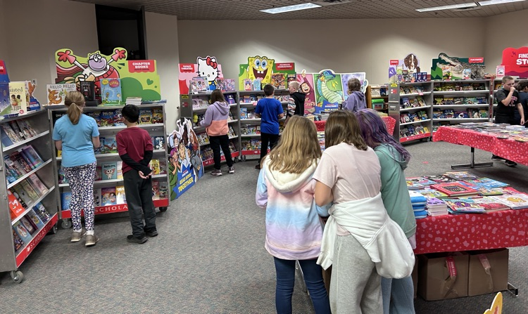 kids at the book fair