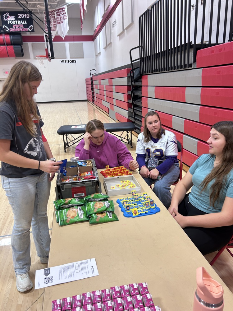 students with snacks 