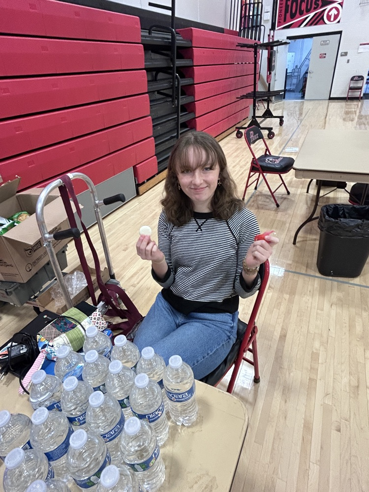 students with snacks 