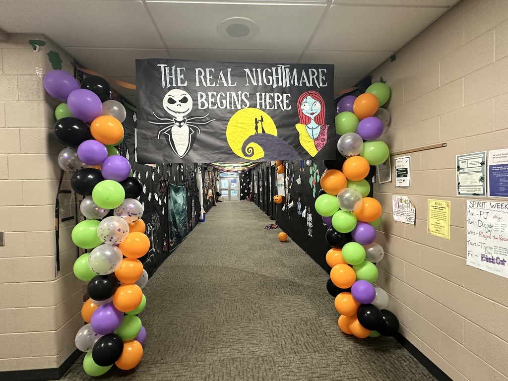 decorated hallways for homecoming