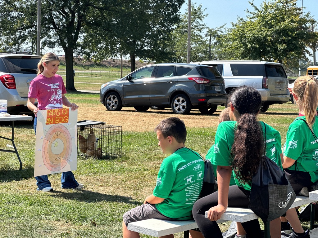 FFA Member teaching third graders