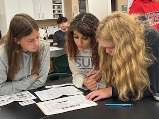 students working in a culinary lab