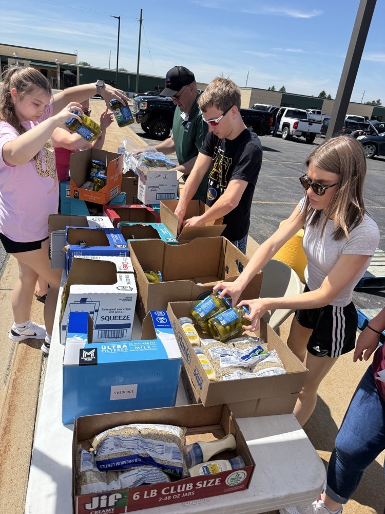 students sorting food