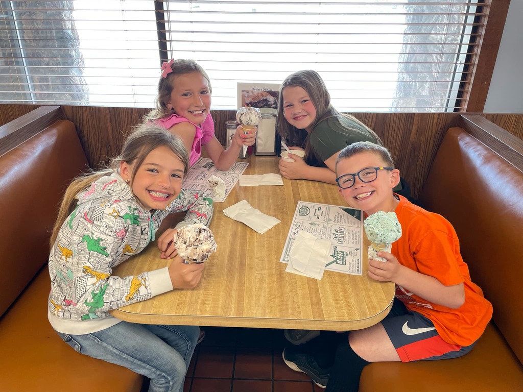 students with ice cream
