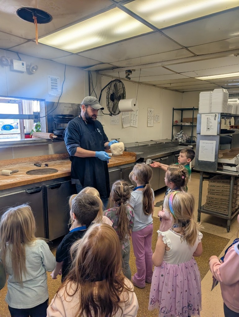 Preschoolers Watching Pizza Be Made