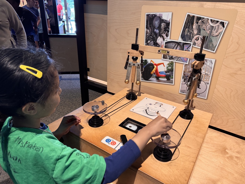 Pine City 1st Graders explore the Science Museum exhibits 