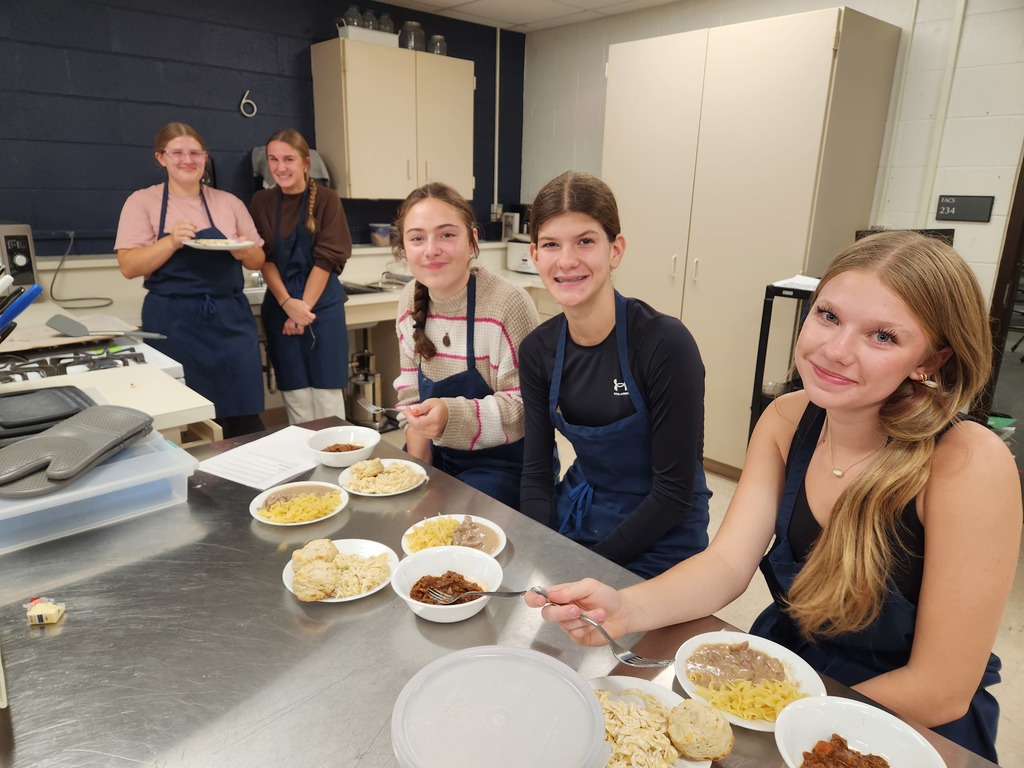 kids with food