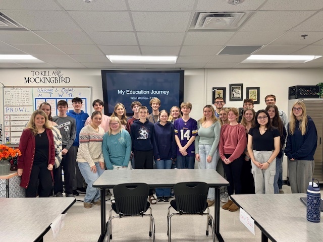 group of kids in classroom 