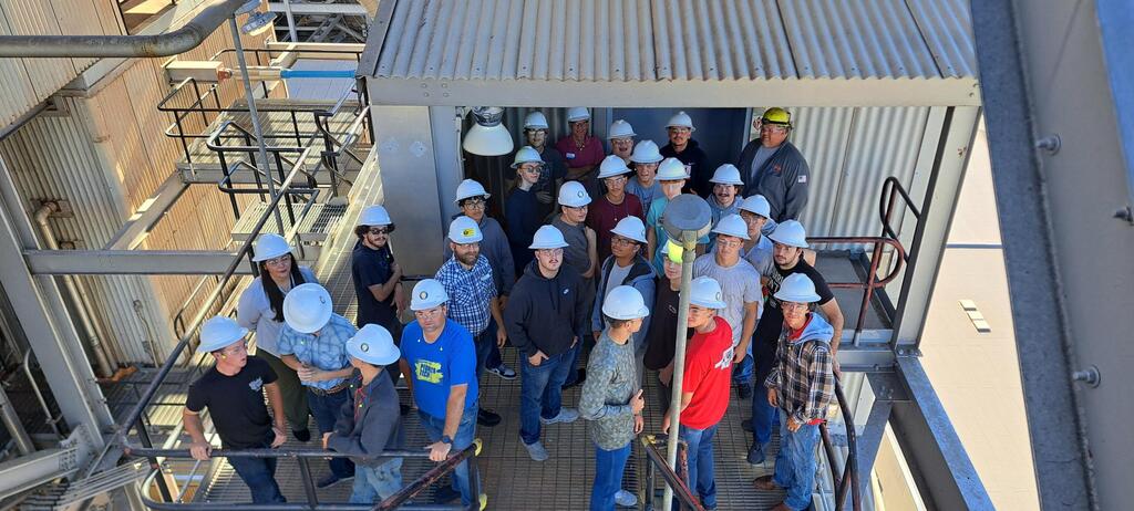 Pioneer Tech Oklahoma Gas and Energy Photo of students