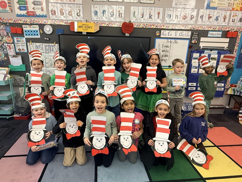 Kids with cat in the hat craft