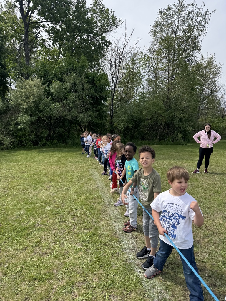 Students playing tug a war. 