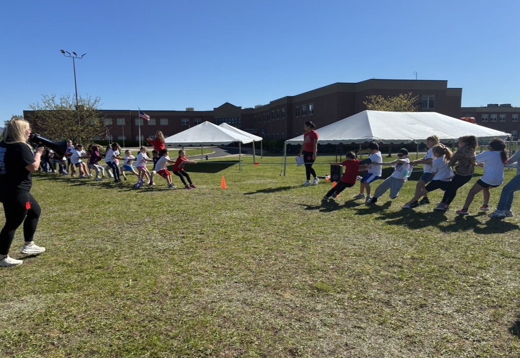Students at field day Doing tug a war 