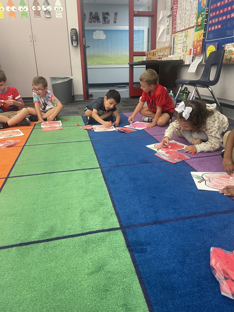Mrs. Kuglers students red apple craft