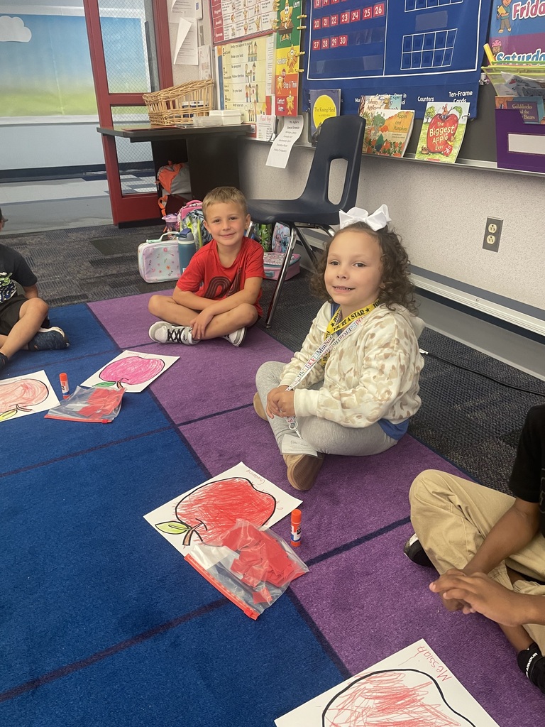 Mrs. Kuglers students red apple craft