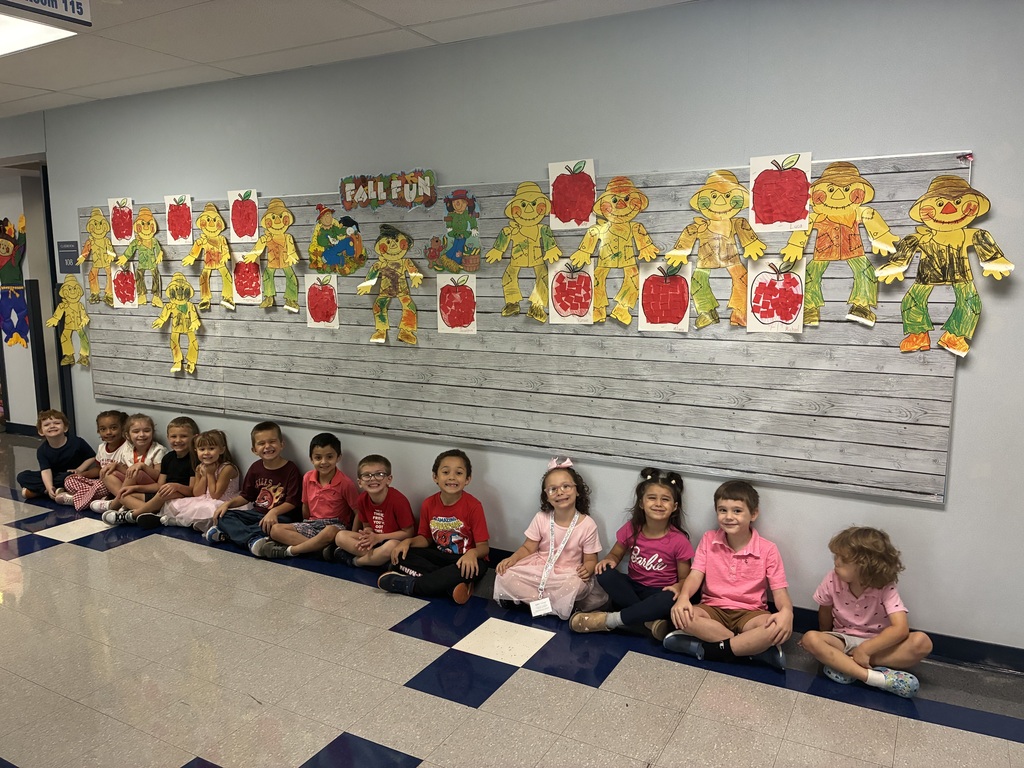 Mrs. Kuglers students red apple craft