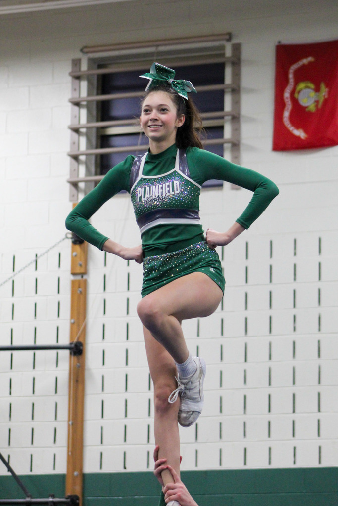 Cheerleader does routine