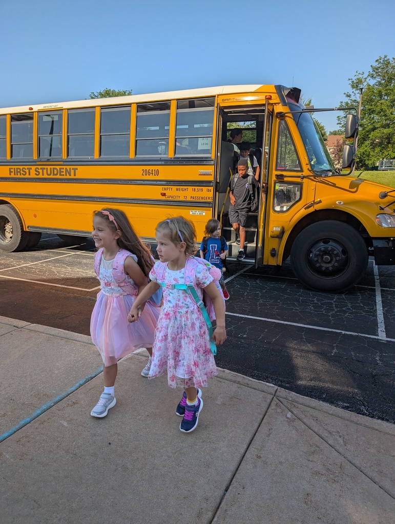 students arriving to school on the first day