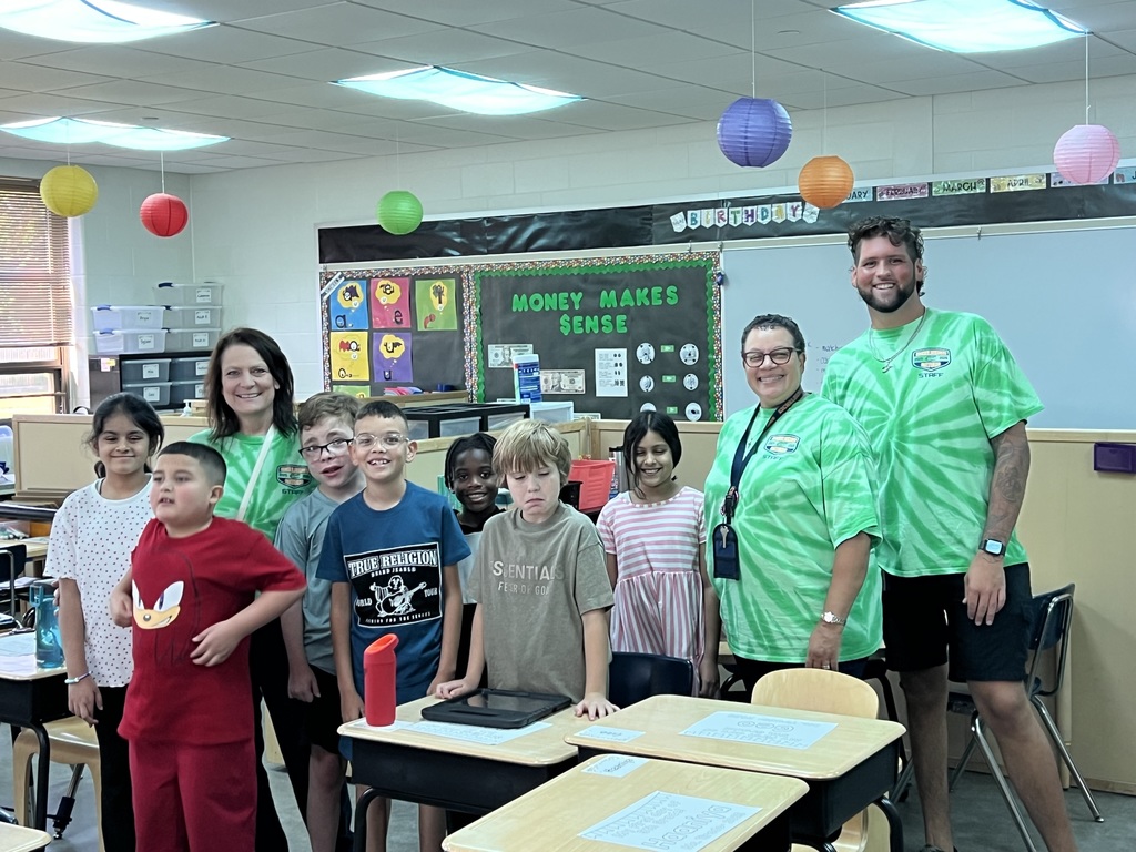 kids and teachers in classroom