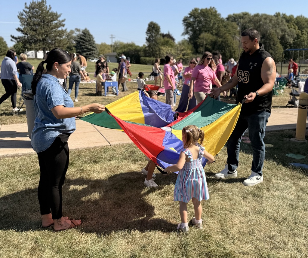 BMLC students and families outside for Fall Familly Picnic